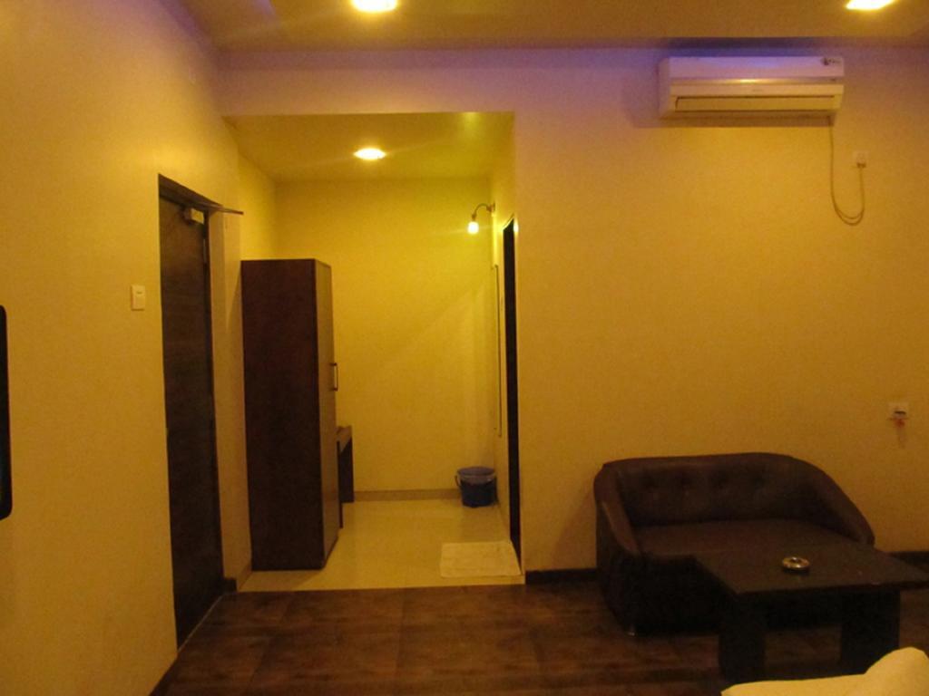 Hotel Sai Regency Daman Δωμάτιο φωτογραφία